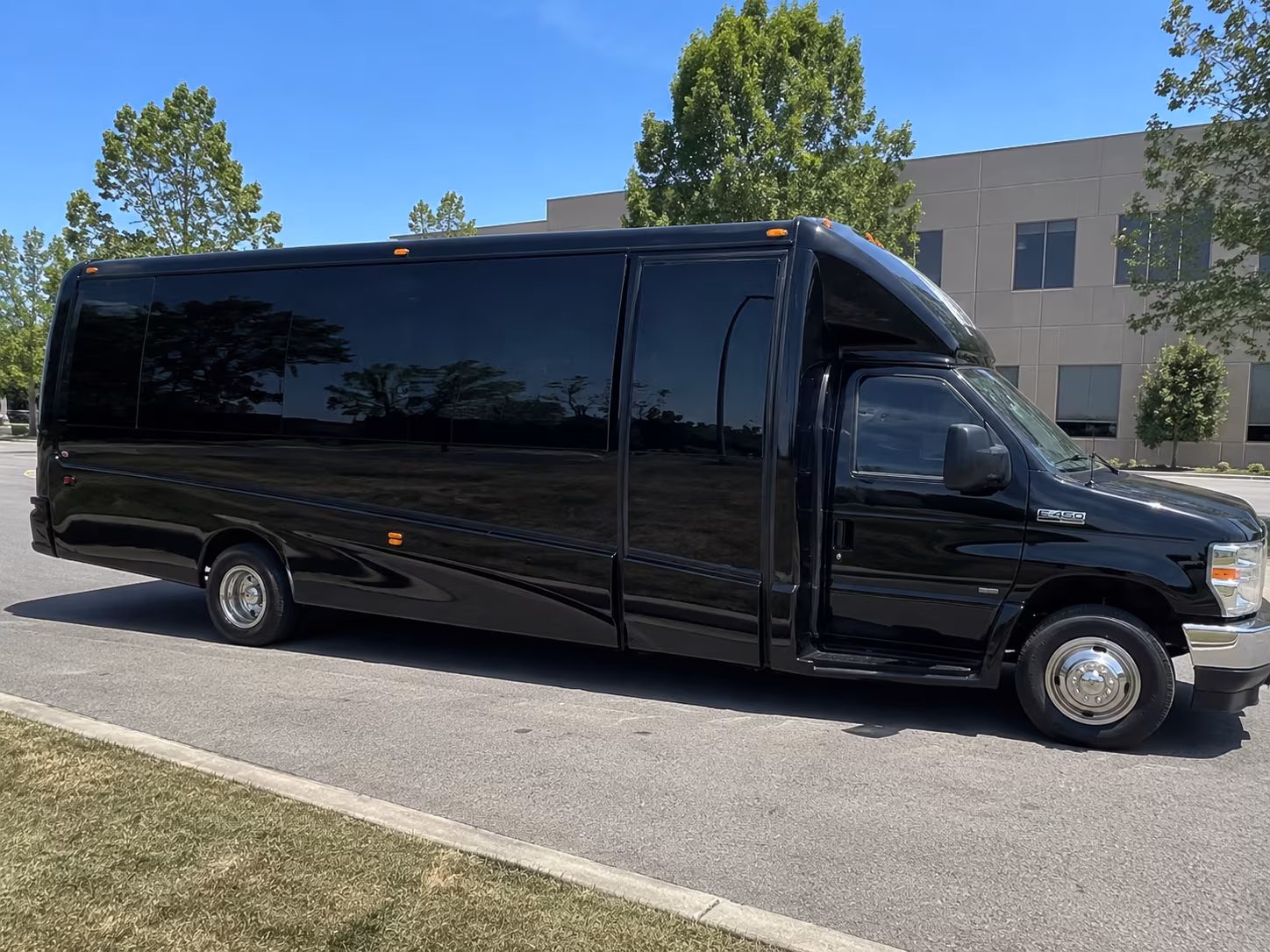 denver corporate retreat shuttle bus rentals